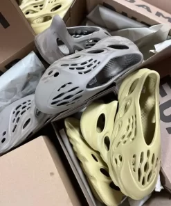 Alternative view of Yeezy Foam Runner Pallets